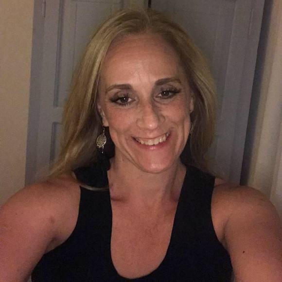 Meet your Posher, Kristin - Picture 1 of 1